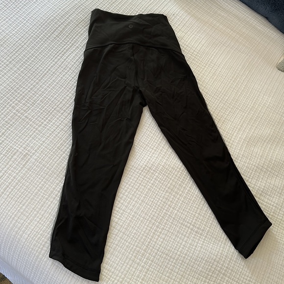 Black Lululemon leggings - Picture 2 of 4
